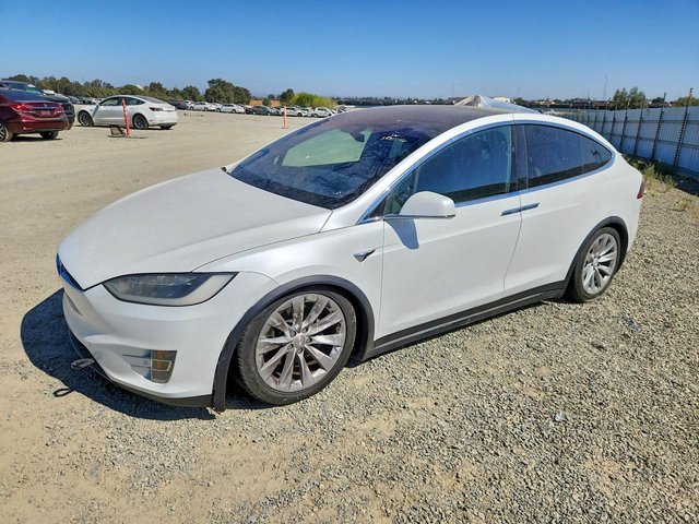 Tesla Model X, 2017